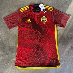 RARE MODERN SEATTLE SOUNDERS RARE BRUCE LEE VARIANT SOCCER JERSEY KIT NWT +$90